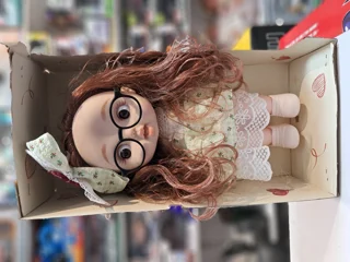 عروسک دختر عینکی ۲۷ سانتی